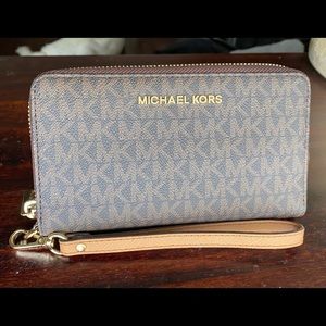 Jet Set Travel Leather Wristlet Phone Case